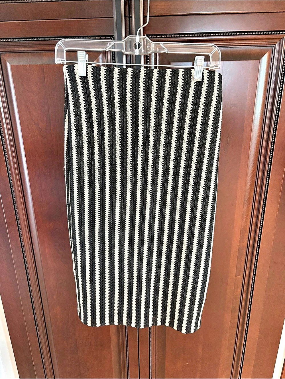 LOFT Striped Midi Skirt in Black & White Size 2P Like New